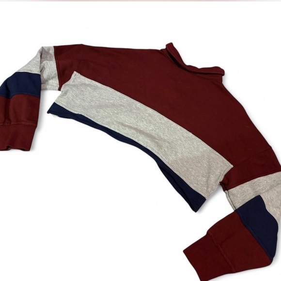 Colorblock Cropped Polo - Picture 5 of 5